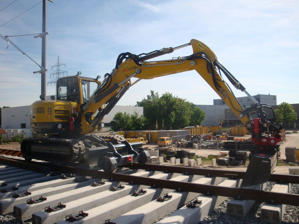 Экскаватор для железной дороги Wacker Neuson 8003RW в Москве