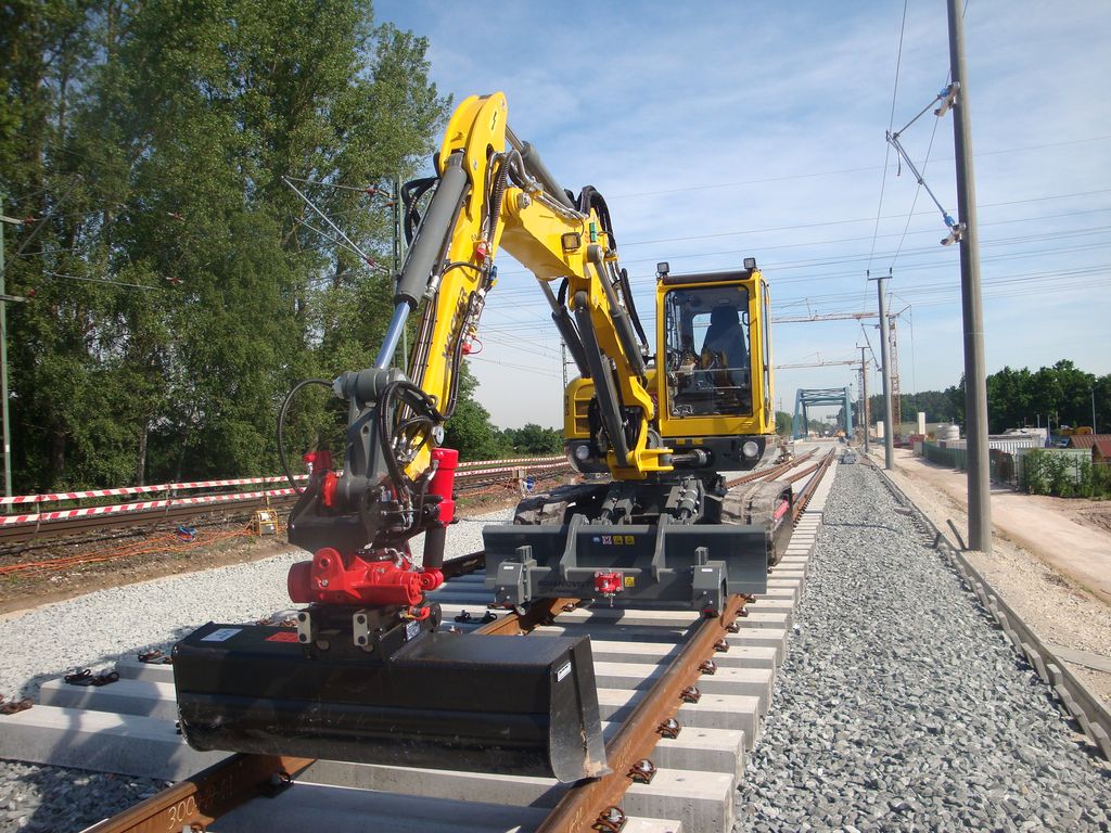 Экскаватор для железной дороги Wacker Neuson 8003RW в Москве